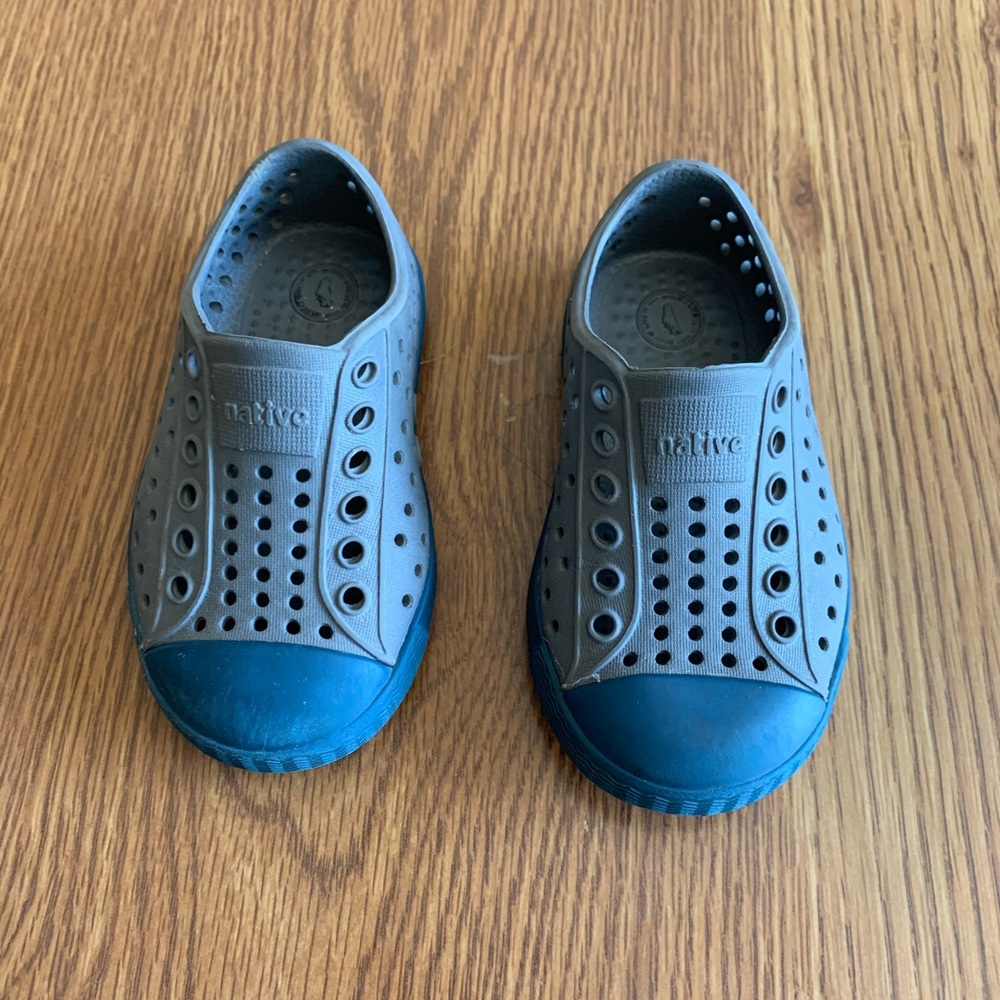 Native toddler sandals C5
